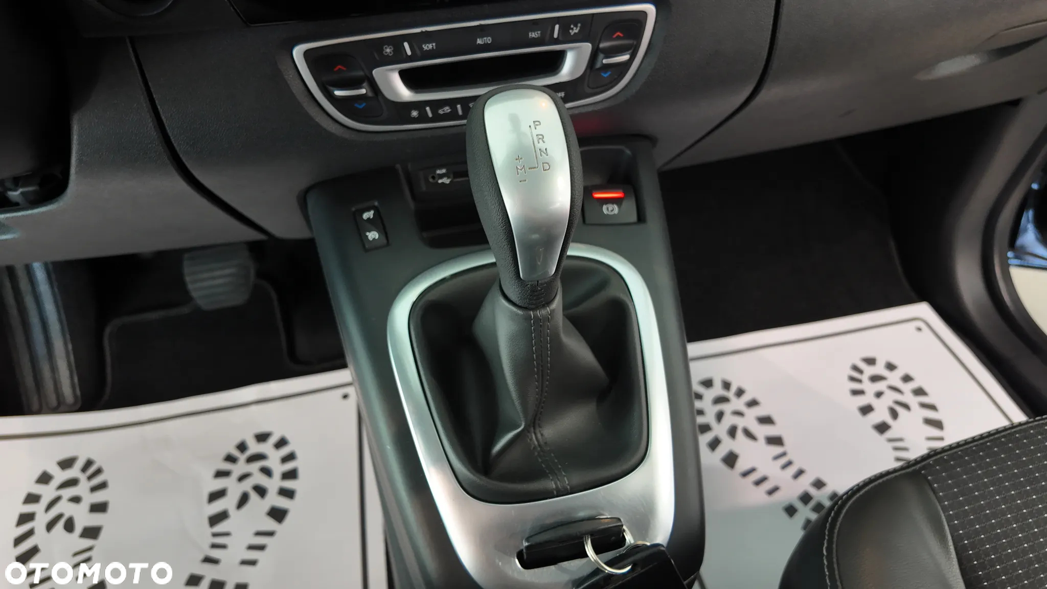 Renault Scenic 2.0 16V 140 CVT Bose Edition - 27