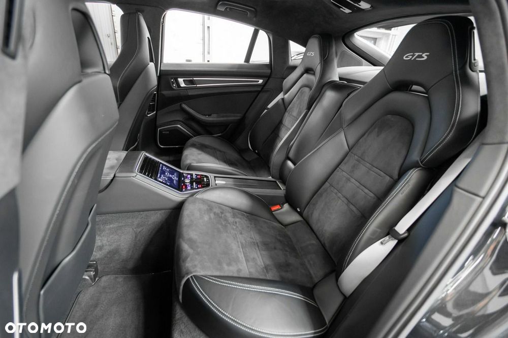 Porsche Panamera - 27