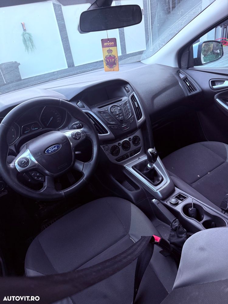 Ford Focus 1.6 TDCI DPF Trend - 6