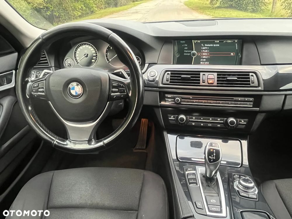 BMW Seria 5 520d Touring - 16