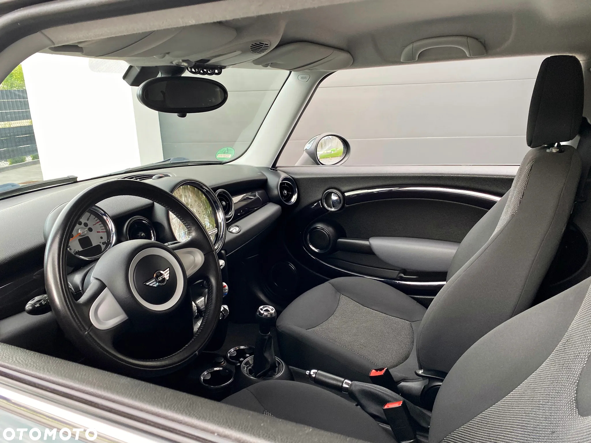 MINI ONE Standard - 17