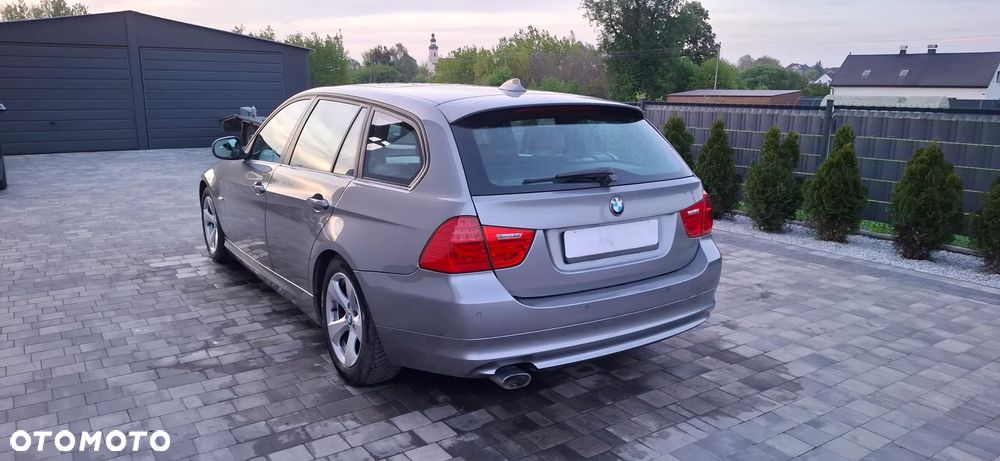 BMW Seria 3 320d Efficient Dynamics Edition Edition Luxury Line Purity - 28