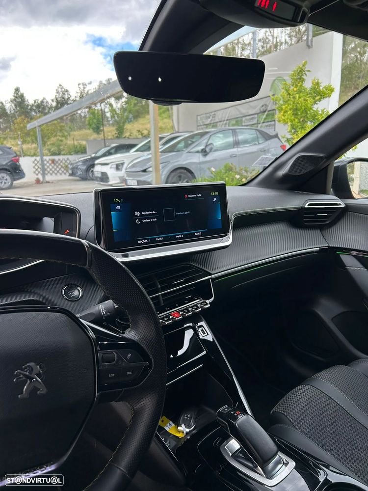 Peugeot e-208 GT - 8