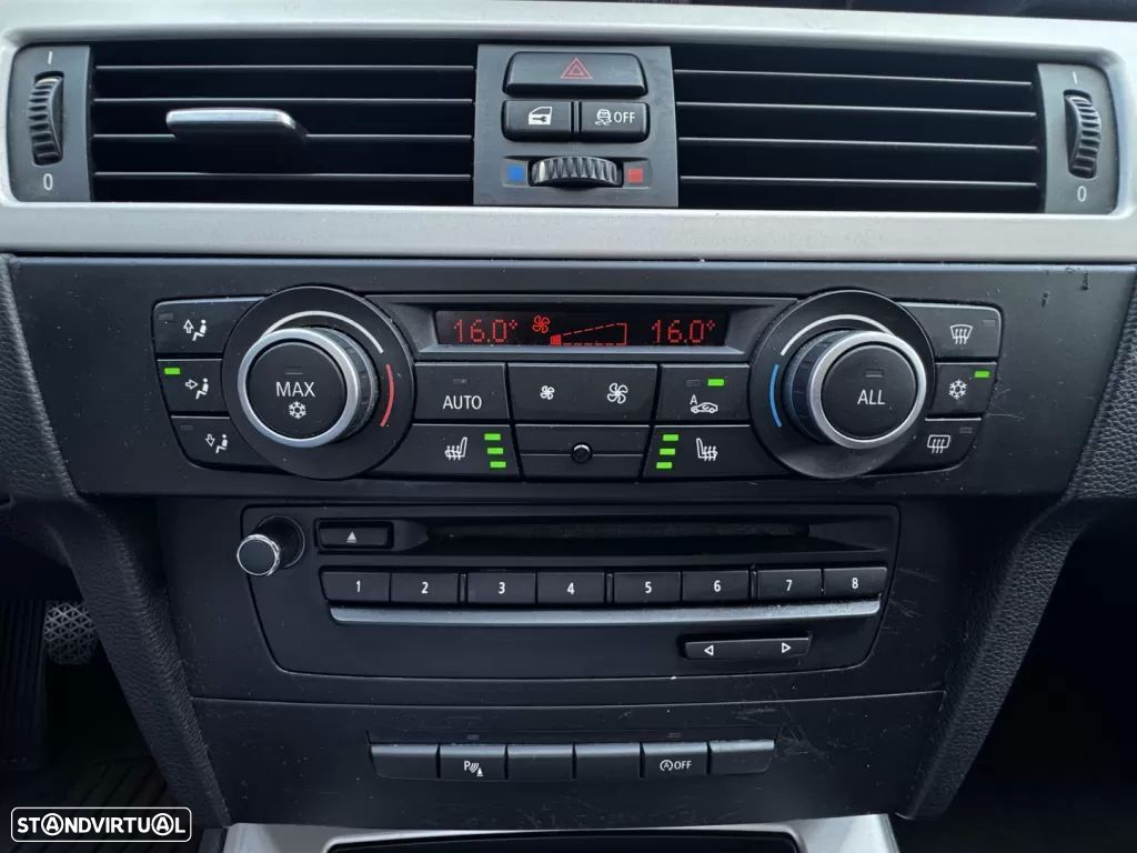 BMW 318 d DPF Touring Edition Sport - 26