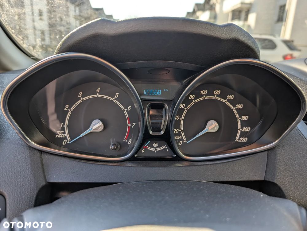 Ford Fiesta 1.0 EcoBoost Silver X Plus - 11