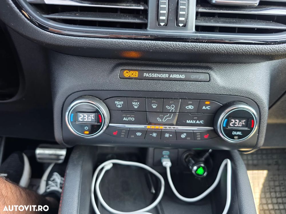 Ford Kuga 2.5 Duratec PHEV ST-LINE - 9