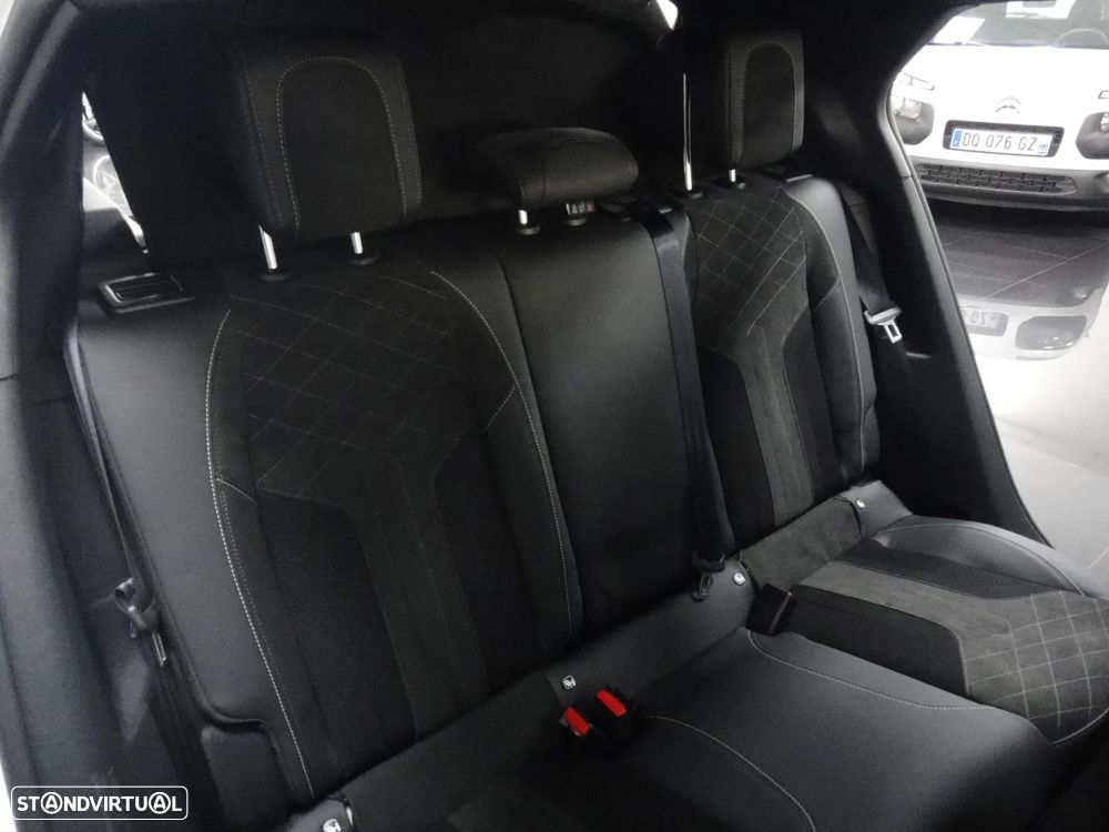 Peugeot e-2008 50 kWh GT Line - 17