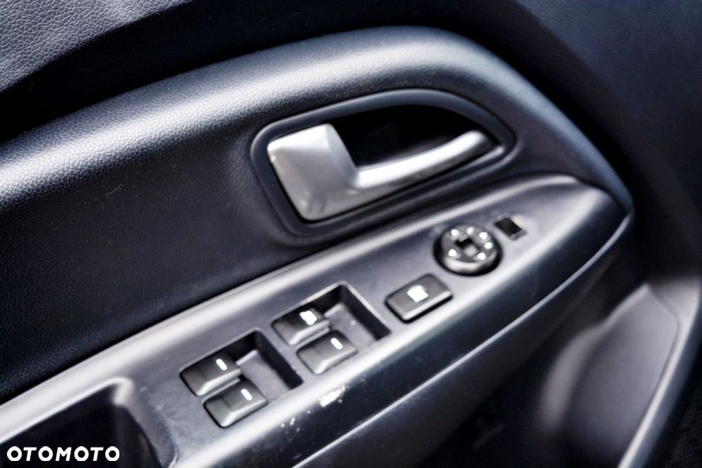 Kia Rio 1.2 Attract - 25