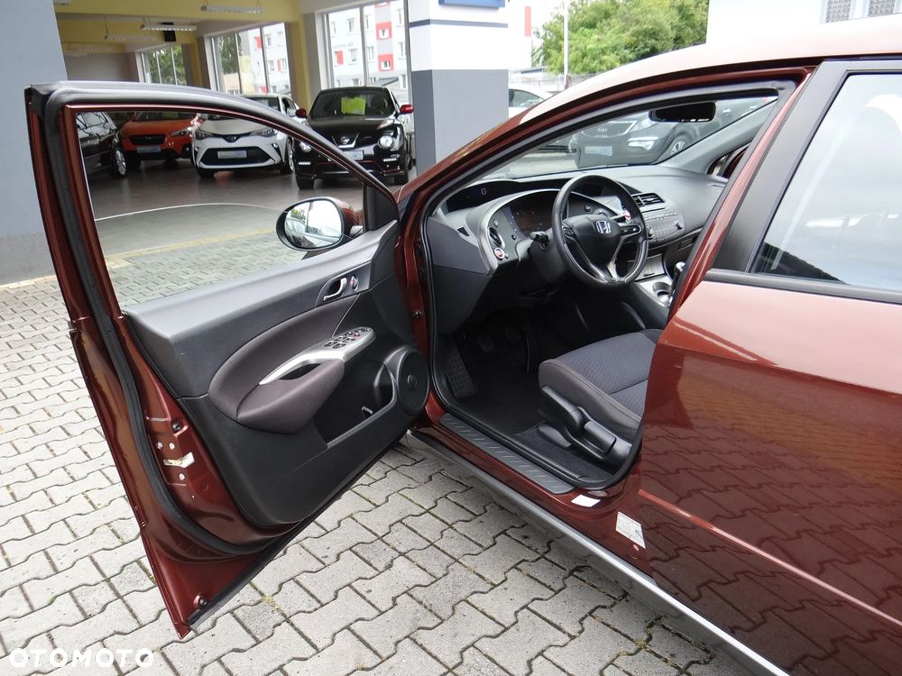 Honda Civic 1.4 i-VTEC Comfort - 19