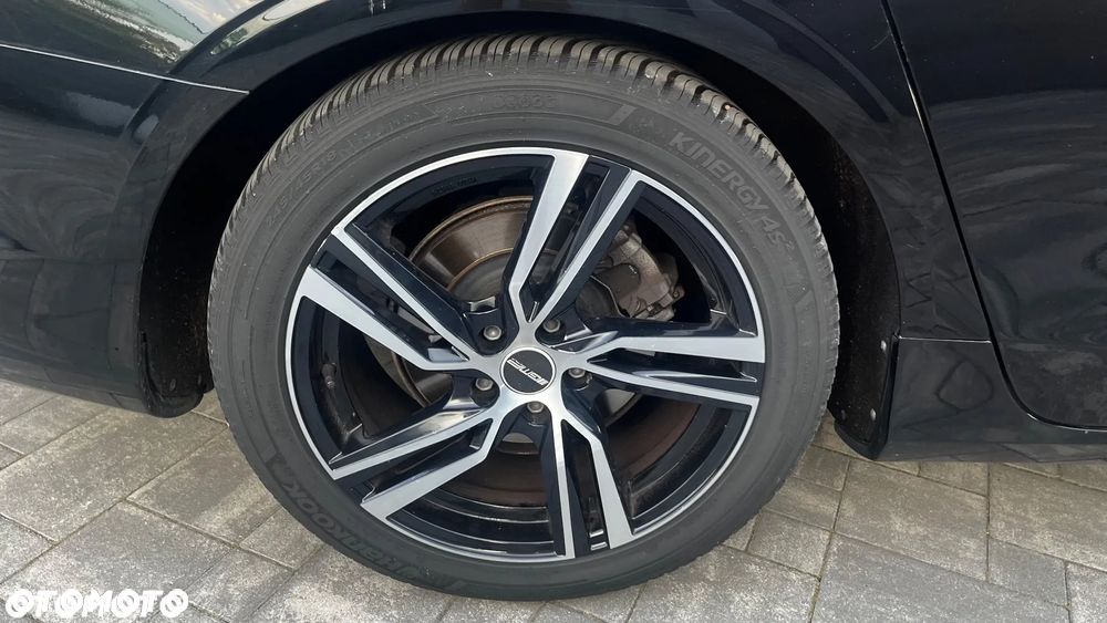Volvo V90 D4 Momentum - 30
