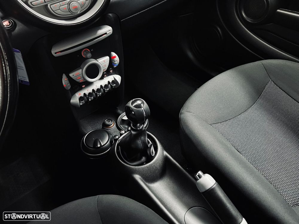 MINI 3 Portas Cooper D - 22