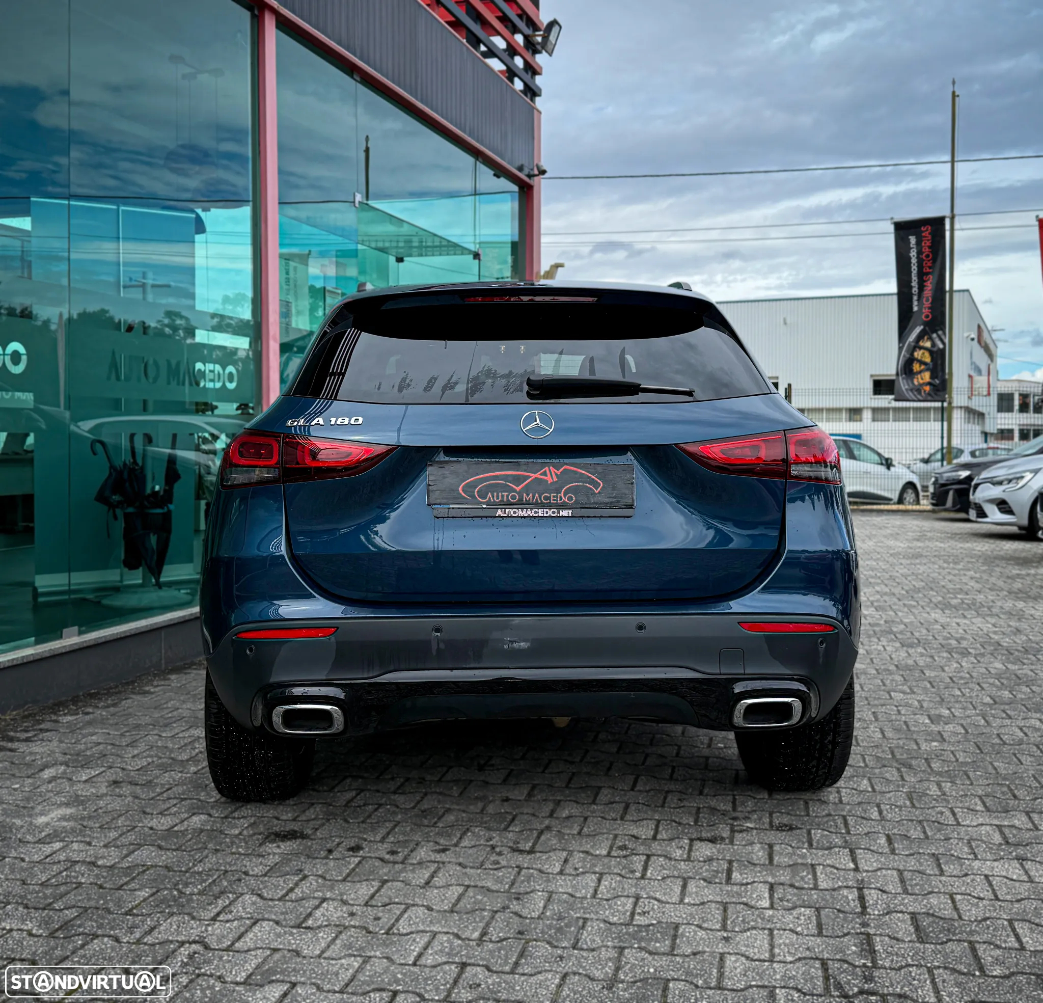 Mercedes-Benz GLA 180 7G-DCT Progressive - 4