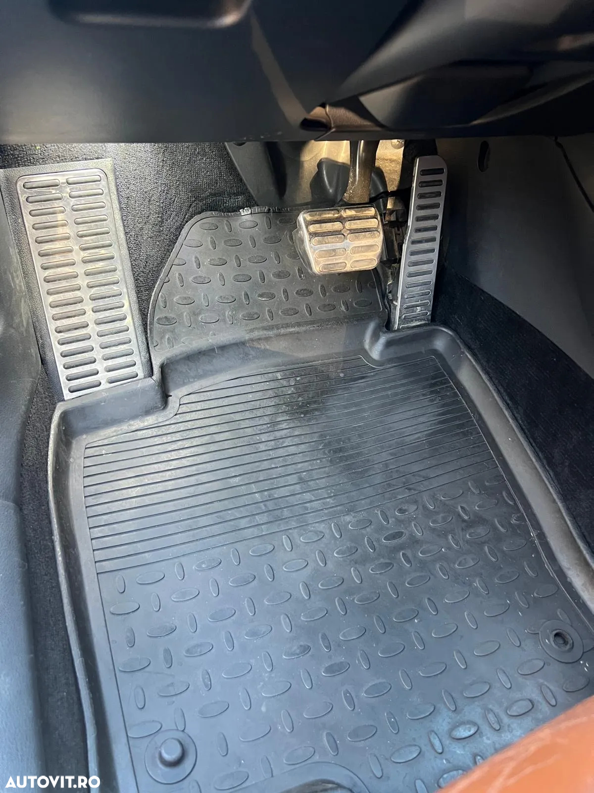 Volkswagen Passat - 11