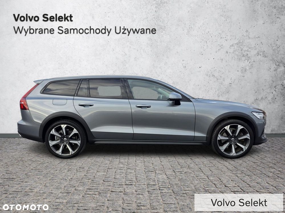 Volvo V60 Cross Country - 6