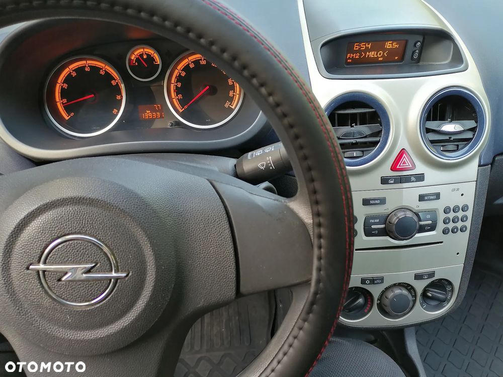 Opel Corsa 1.4 16V Cosmo - 7