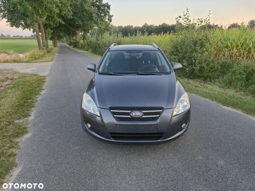 Kia Ceed - 21