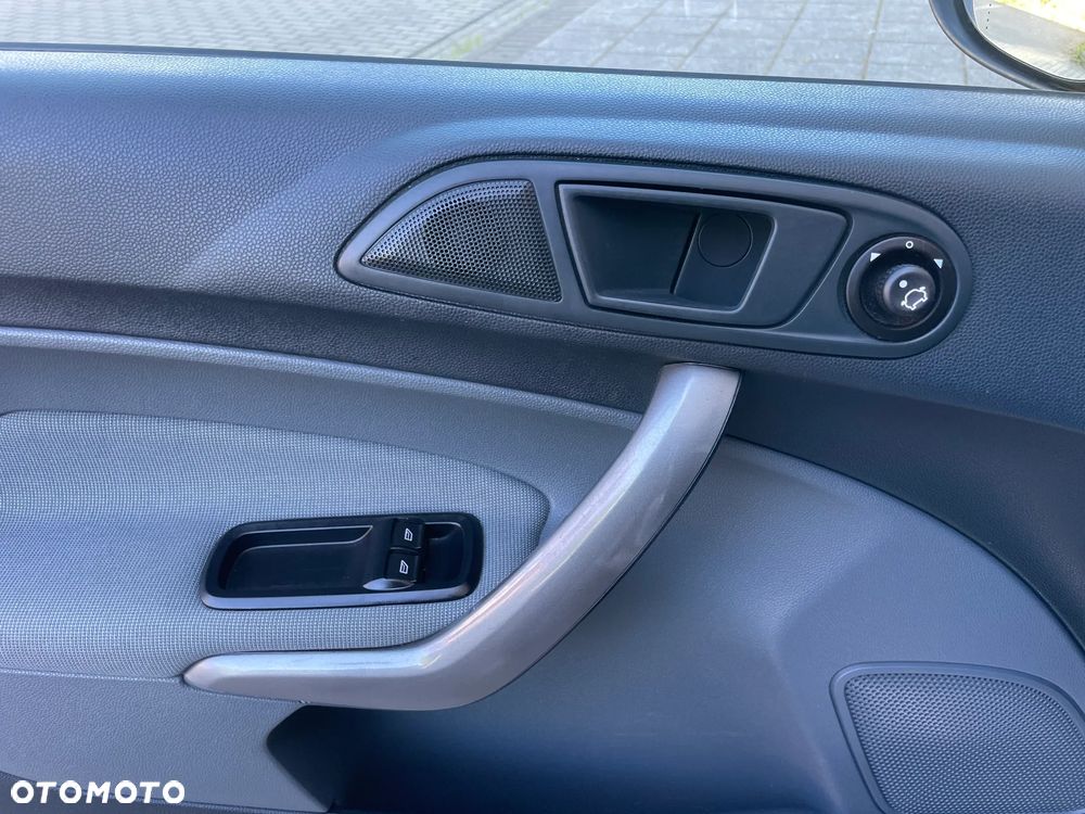 Ford Fiesta 1.25 SYNC Edition - 13