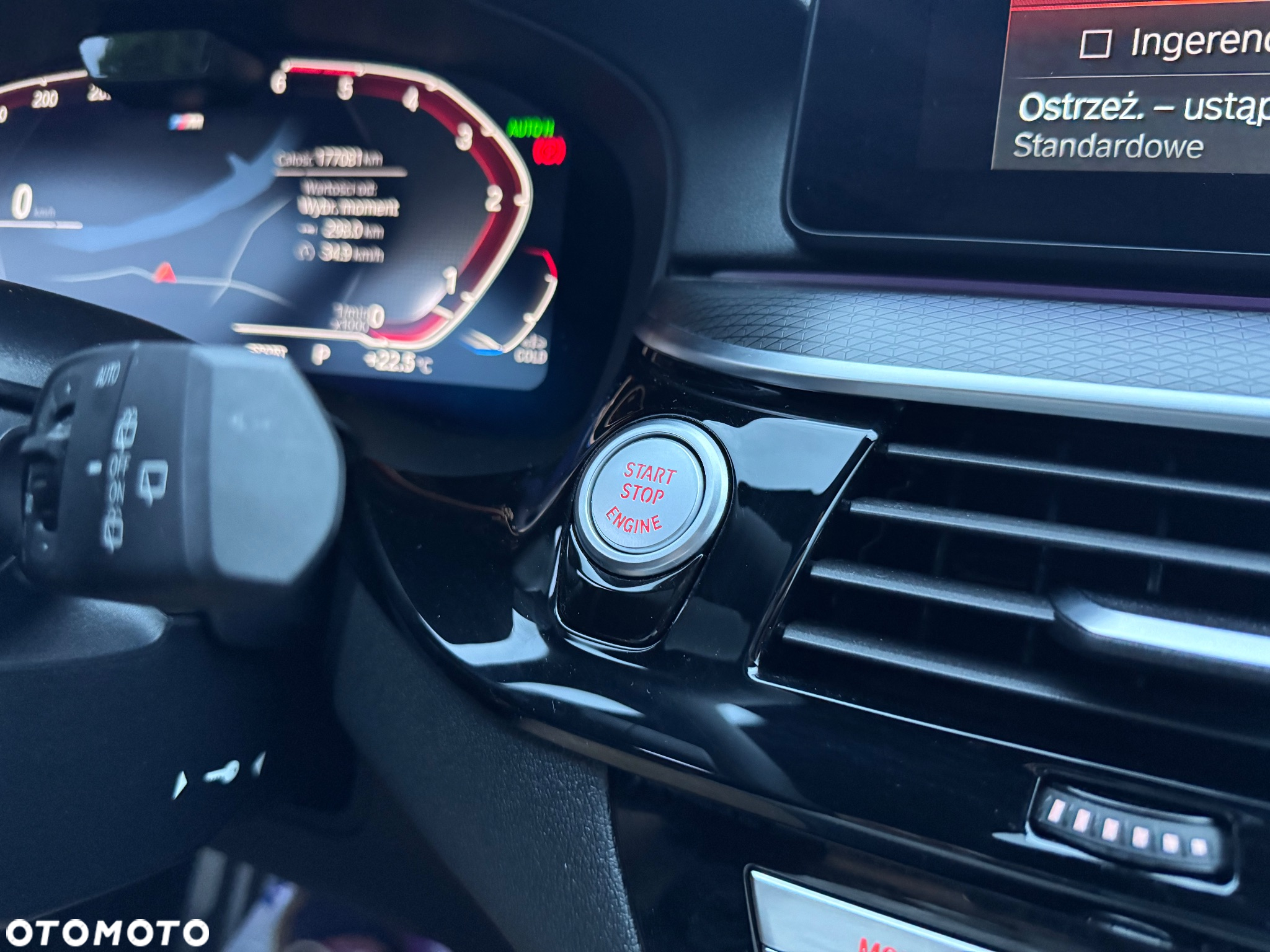 BMW Seria 5 520d xDrive Touring M Sport Edition - 36