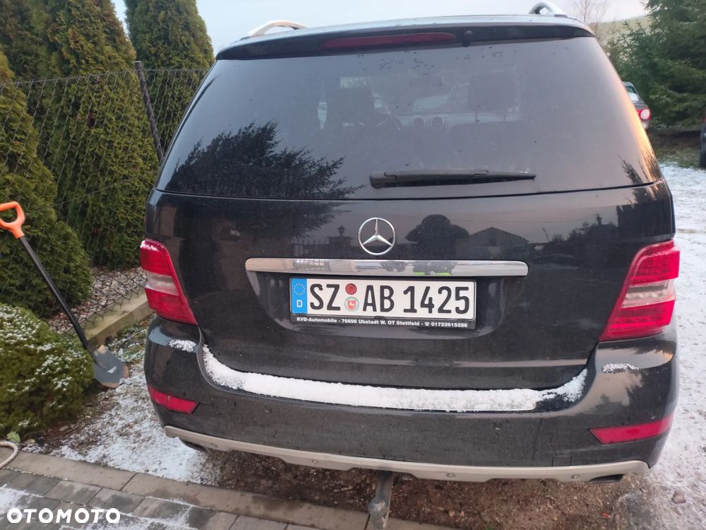 Mercedes-Benz Klasa C 250 CDI 4Matic 7G-TRONIC Edition - 3