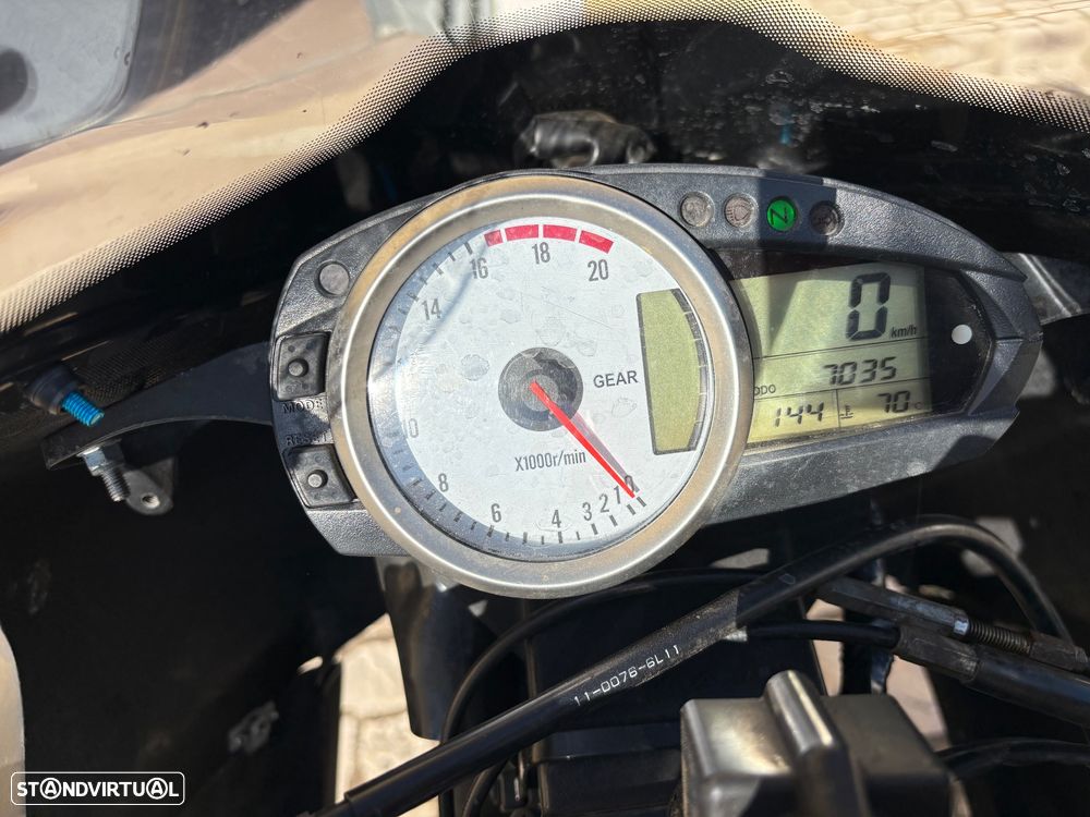 Kawasaki ZX Zx6r sem matrícula para pista - 3