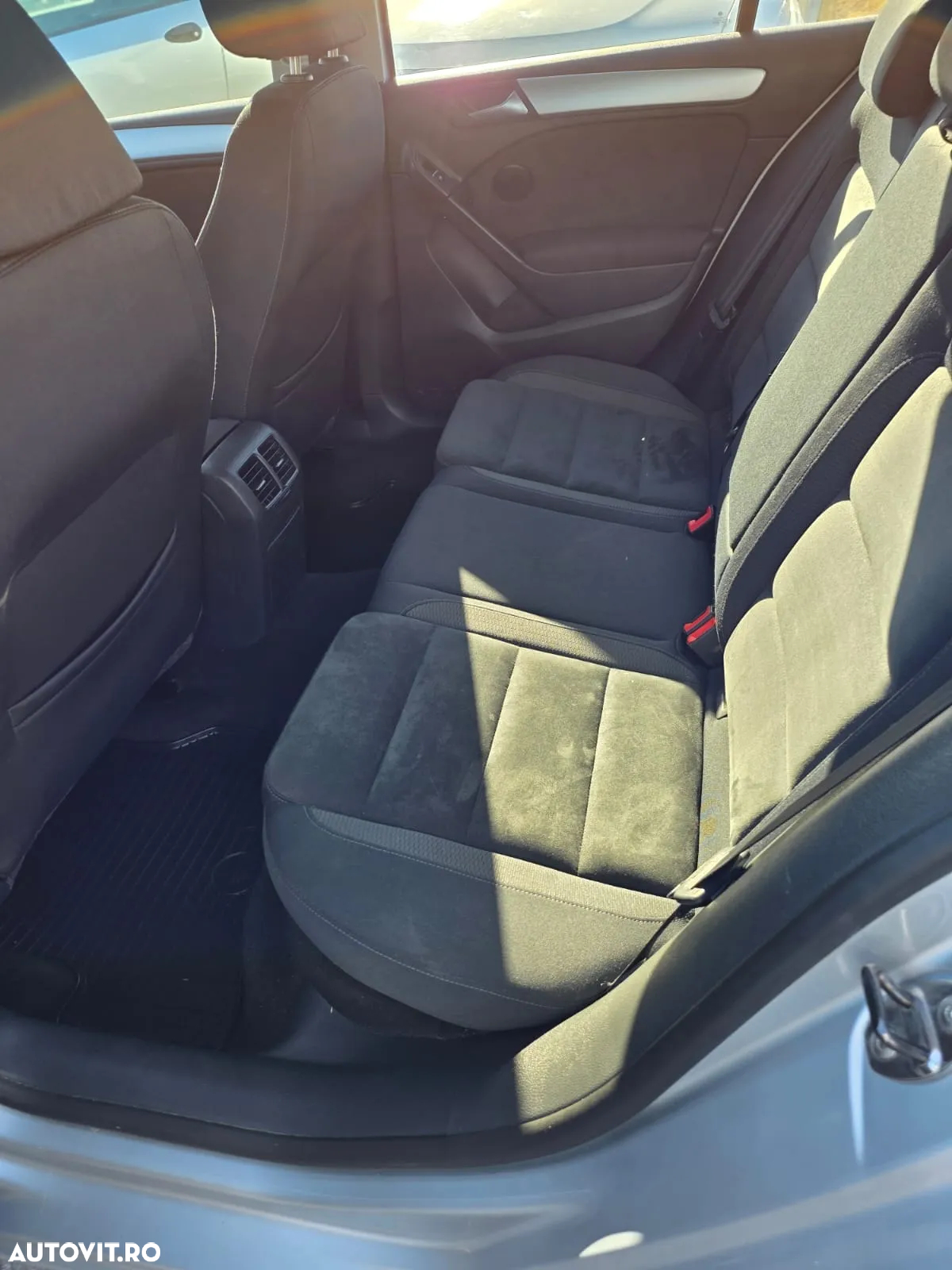 Volkswagen Golf - 8