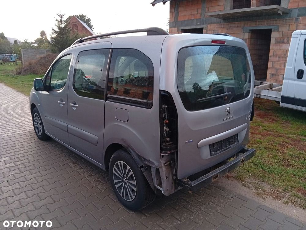 Peugeot 2008 - 8