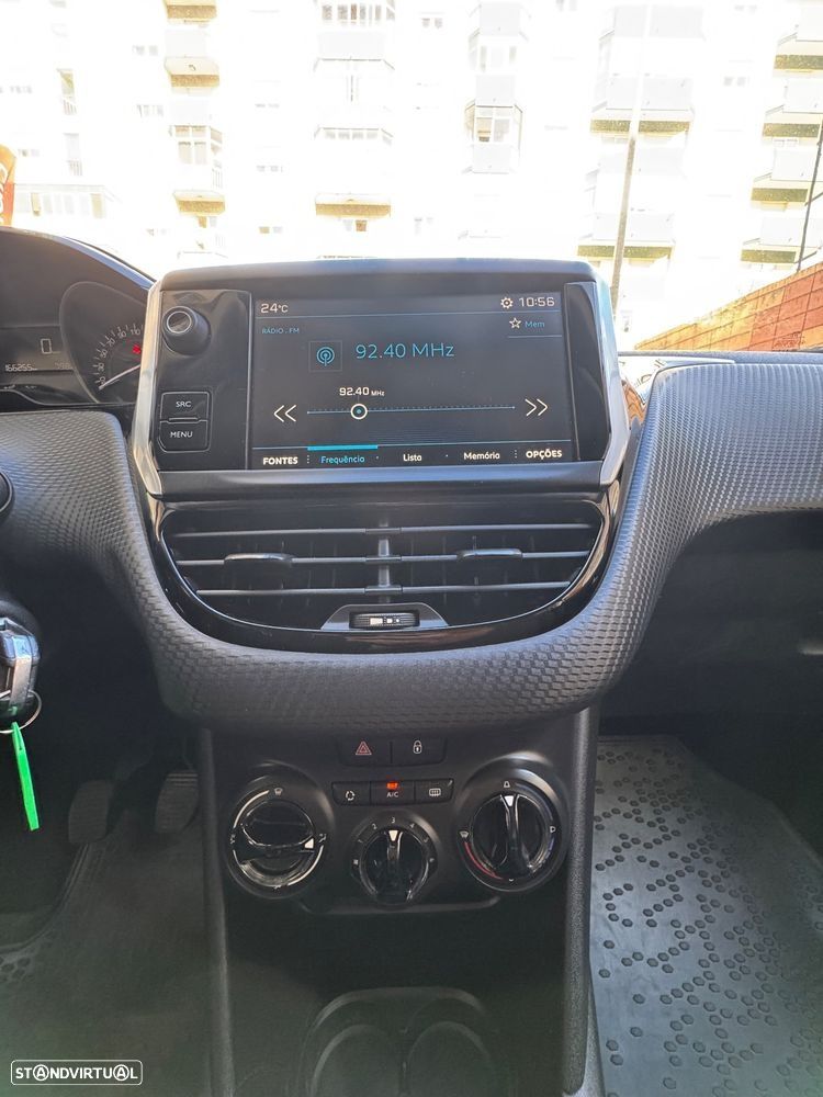 Peugeot 208 1.6 BlueHDi Style - 12