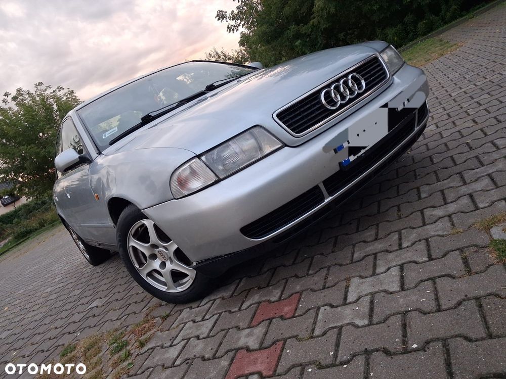 Audi A4 Limousine - 1