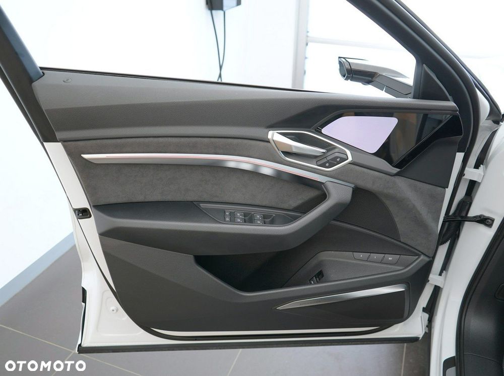 Audi SQ8 e-tron - 10