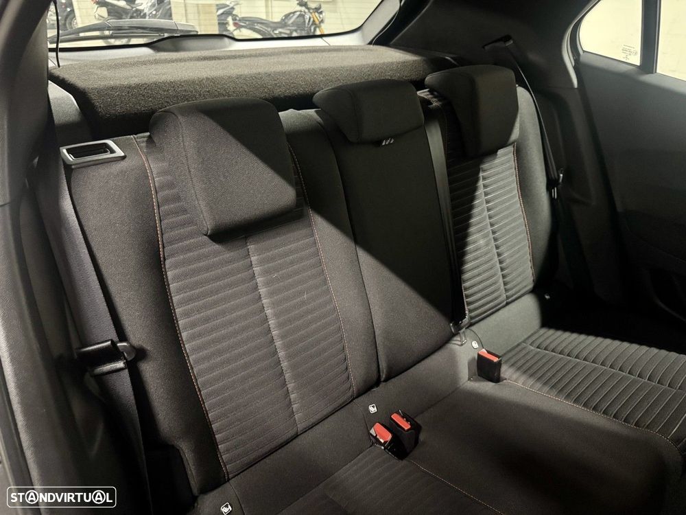 Peugeot 2008 1.2 PureTech Active Pack EAT8 - 31