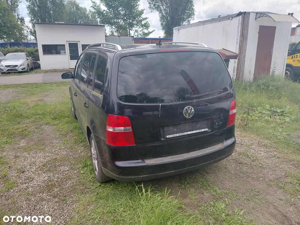 Volkswagen Touran 2.0 FSI Trendline - 7