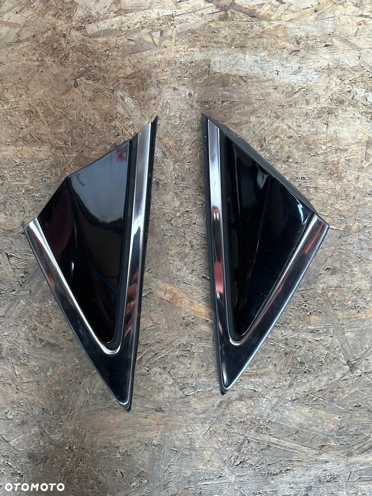 ZAŚLEPKA BŁOTNIKA LEWA PRAWA TRÓJKĄT HYUNDAI I40 86190-3Z000 86180-3Z000