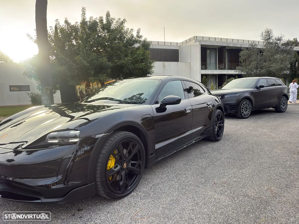 Porsche Taycan Cross Turismo 4 - 24