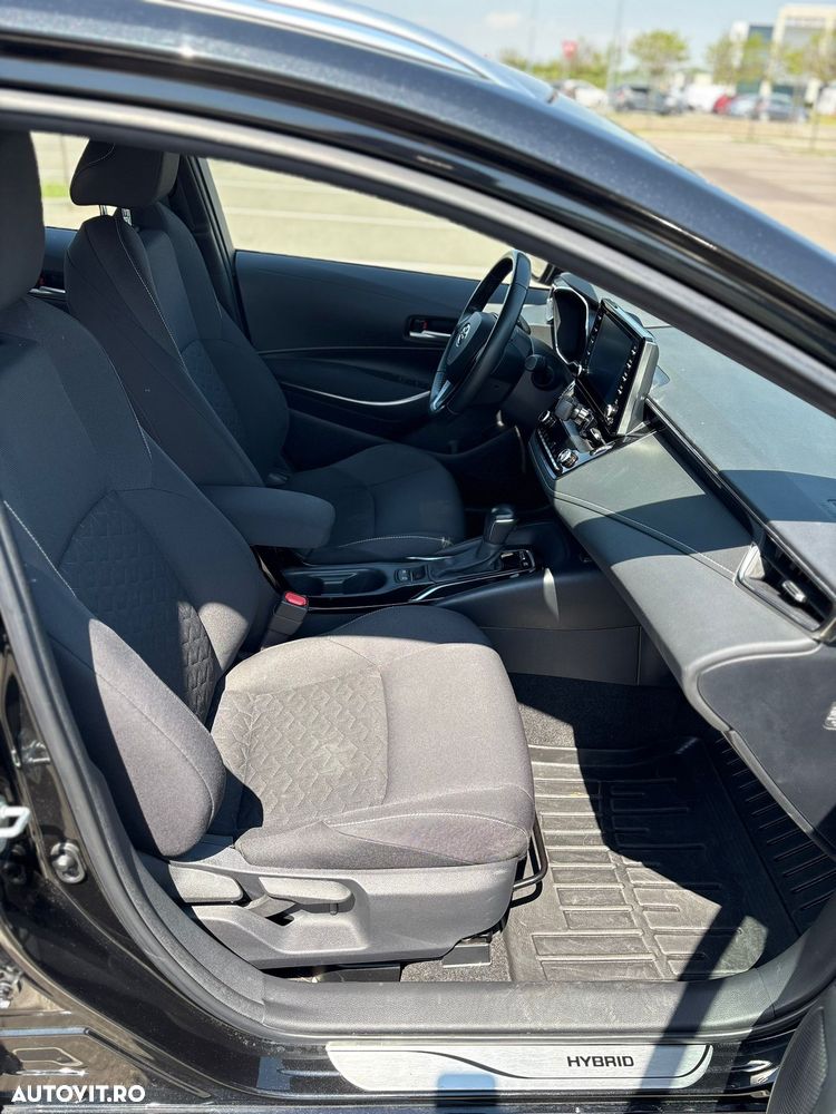 Toyota Corolla 1.8 HEV Business - 13