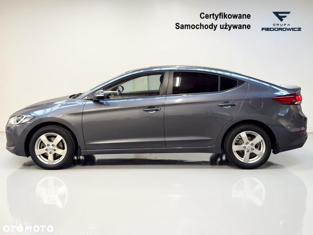 Hyundai Elantra 1.6 Classic Plus - 4