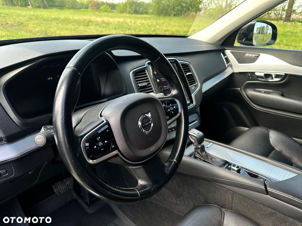 Volvo XC 90 D5 AWD Momentum - 2