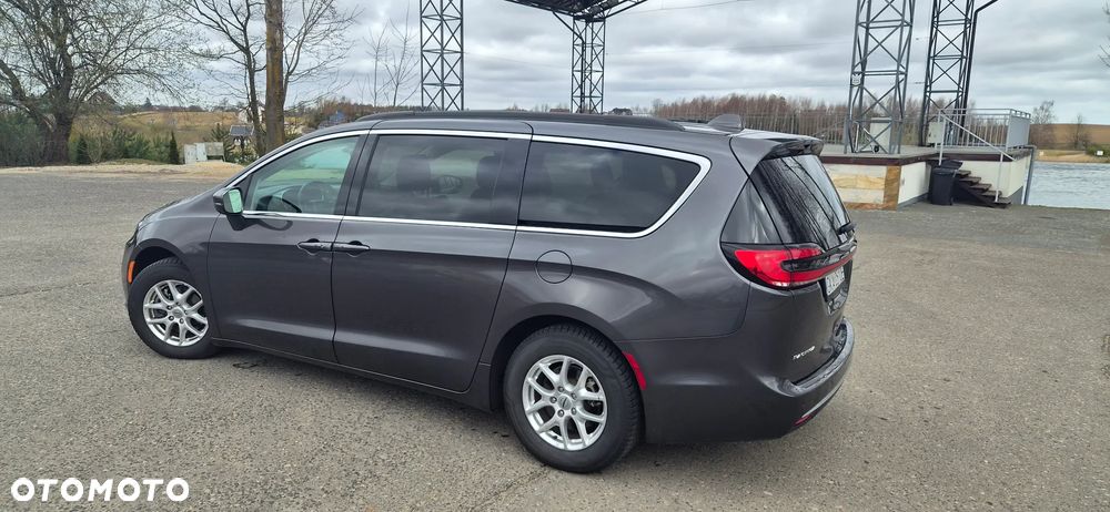 Chrysler Pacifica - 4