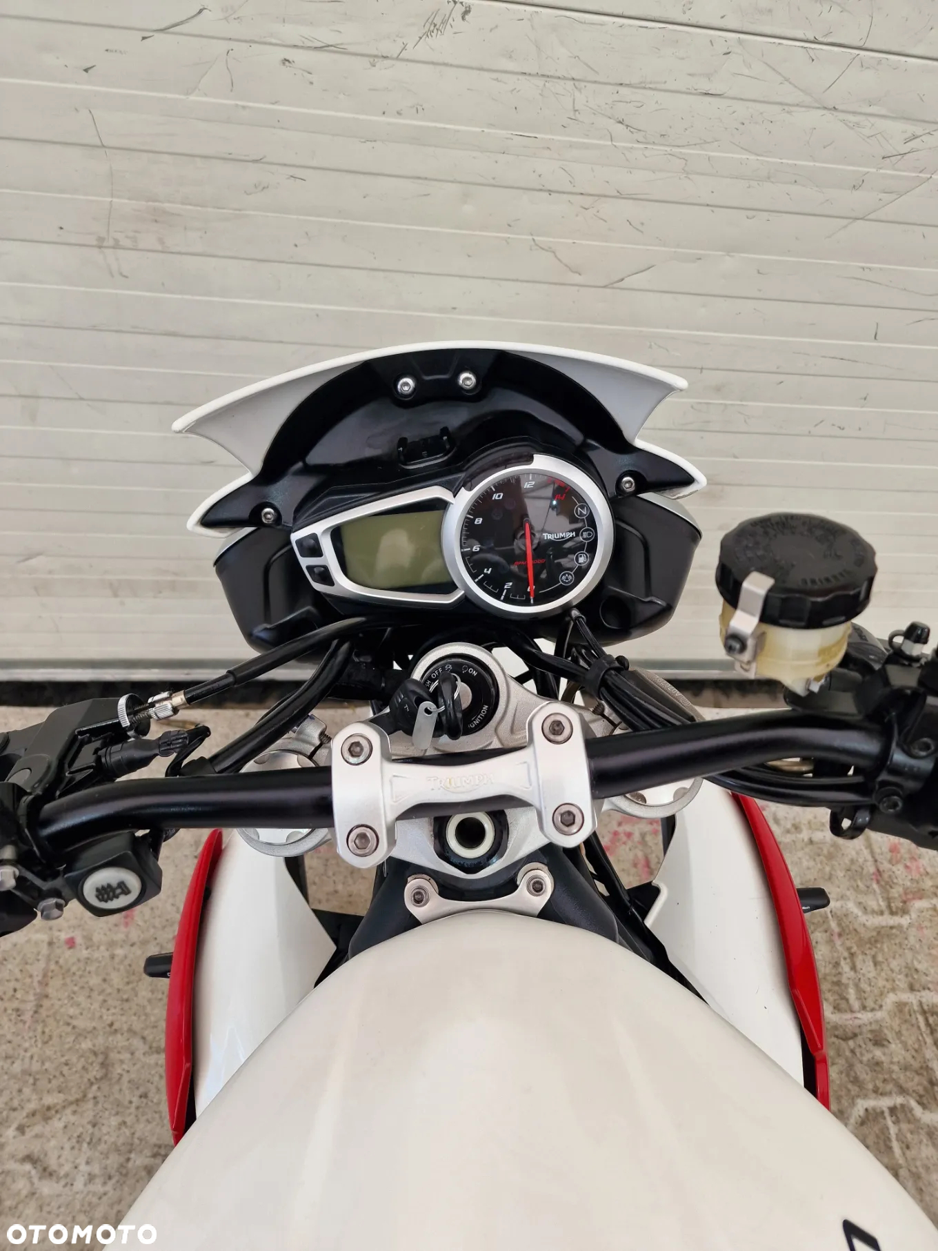 Triumph Street Triple - 30