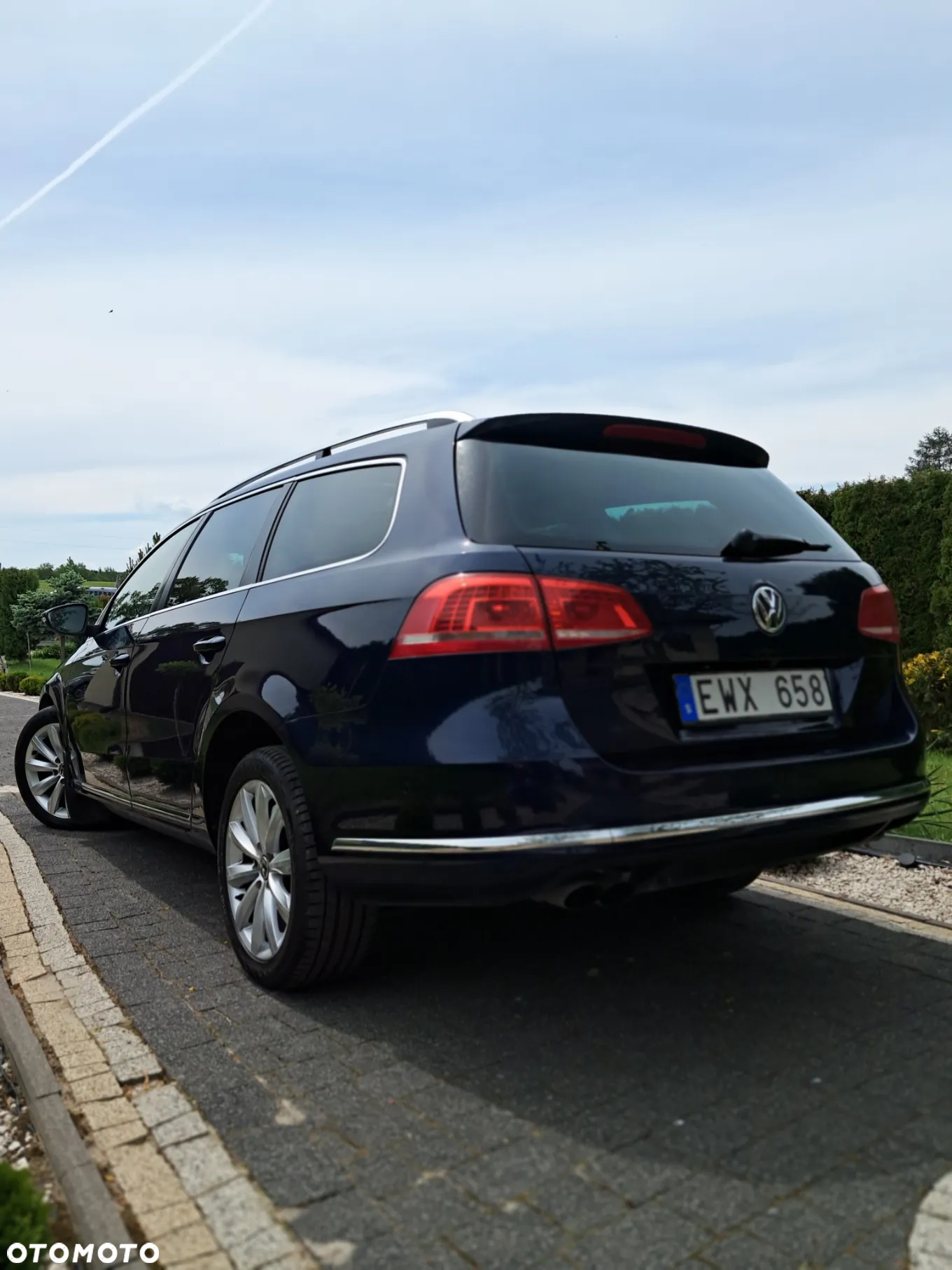 Volkswagen Passat Variant 2.0 TDI BlueMotion Technology Exclusive - 4