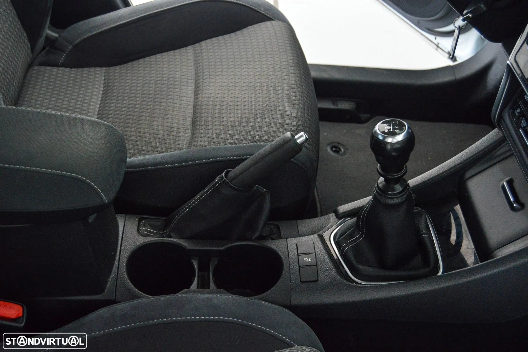 Toyota Auris 1.4 D-4D Comfort - 43