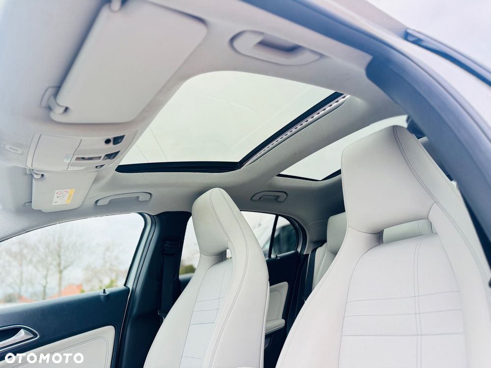 Mercedes-Benz GLA 200 7G-DCT Style - 11