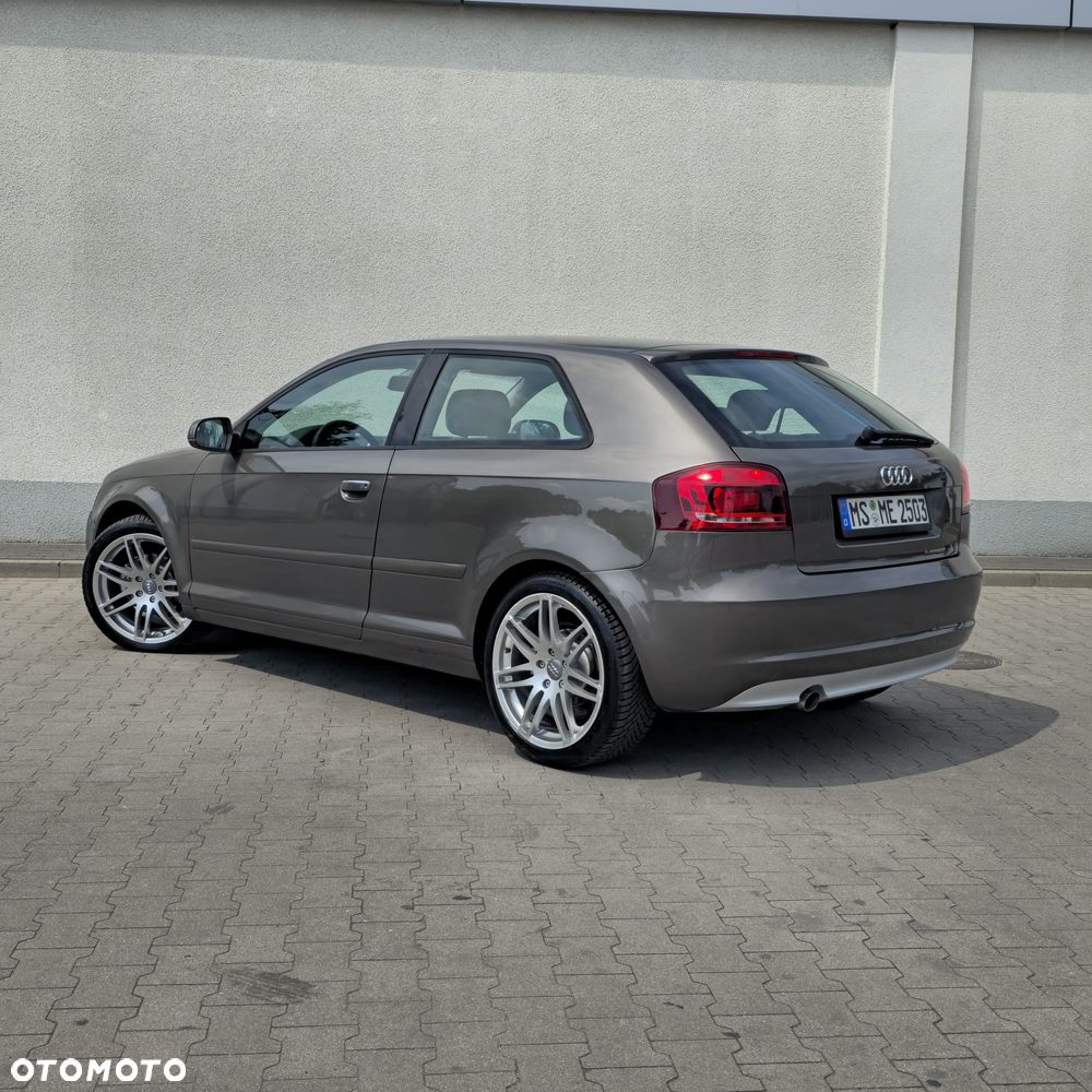 Audi A3 3-drzwiowe 1.6 TDI S line Sportpaket - 4