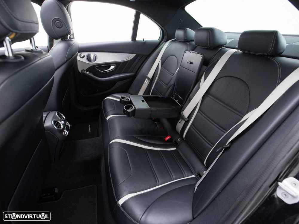 Mercedes-Benz C 63 AMG S - 12