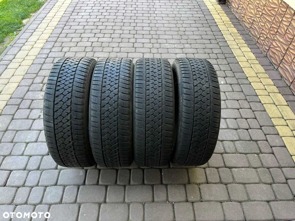 Opony Bridgestone Blizzak W810  215/60/17 C 104/102H