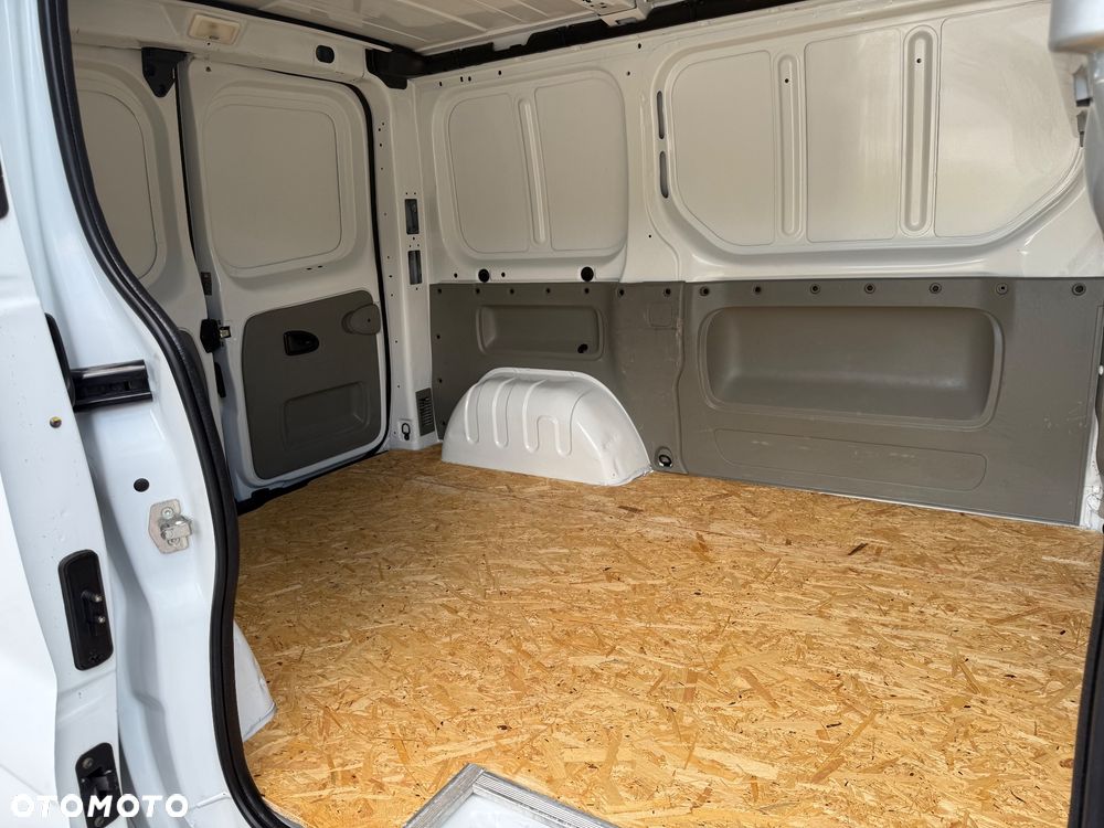 Renault Trafic - 16