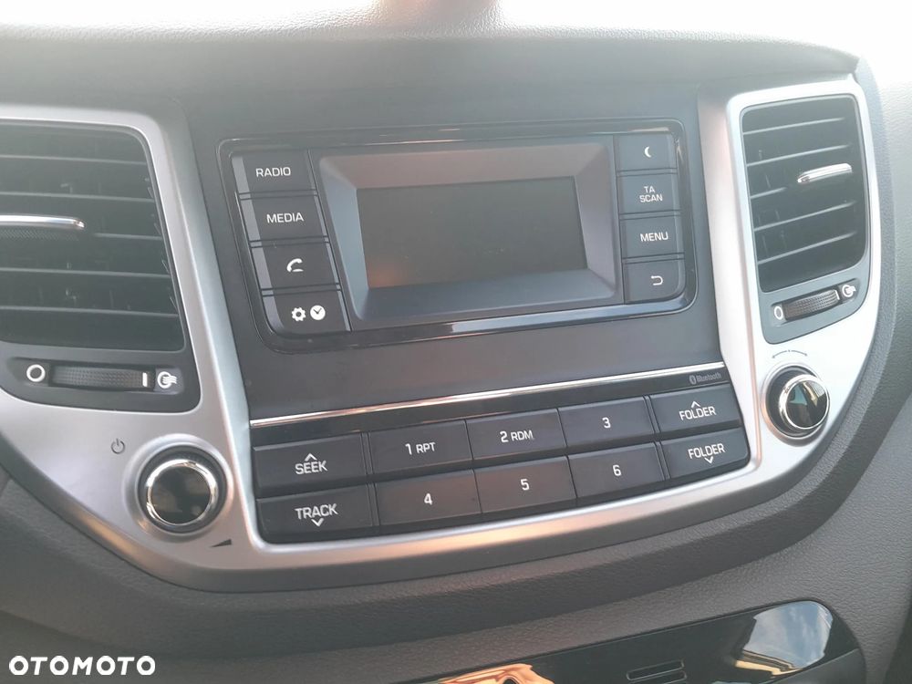 Hyundai Tucson 1.6 GDI BlueDrive GO 2WD - 24