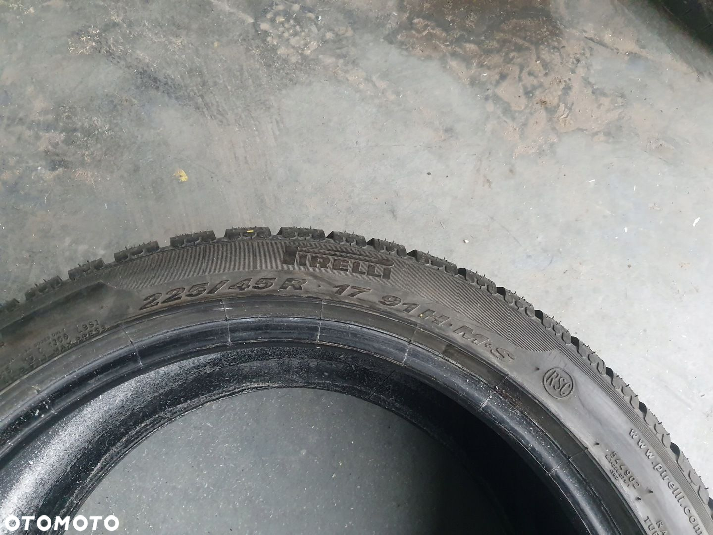PIRELLI SOTTOZERO 215/45R17 91H RSC 6mm 1x - 4