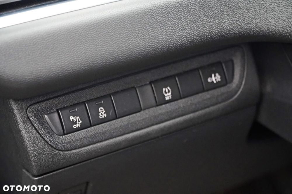 Peugeot 208 120 VTI Allure - 25