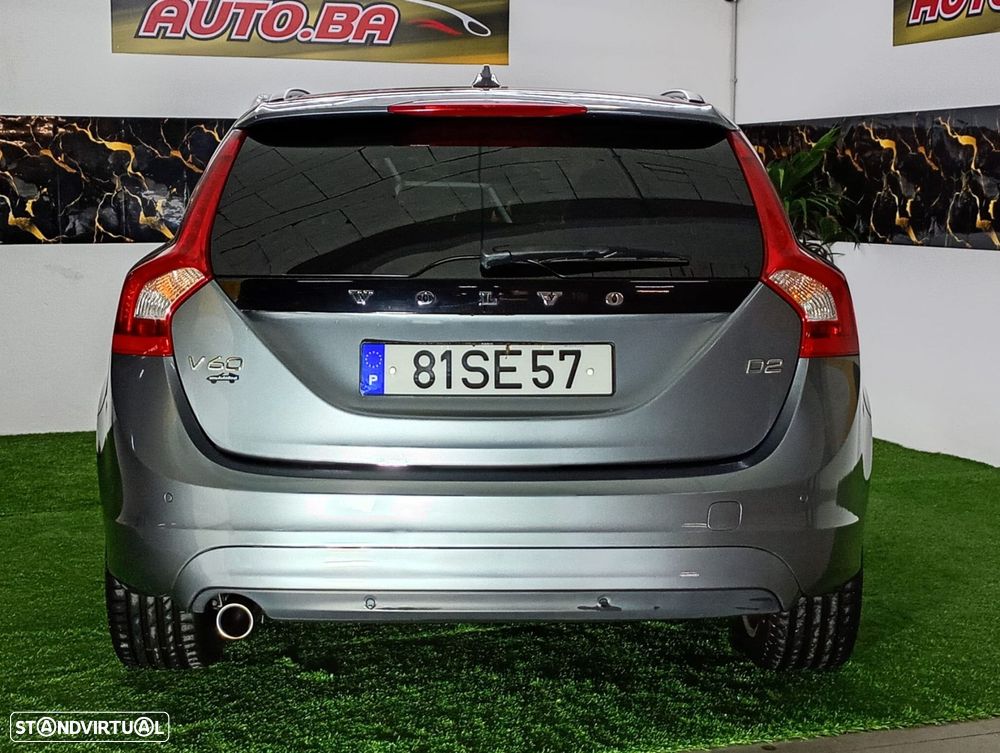 Volvo V60 2.0 D2 R-Design Momentum - 41