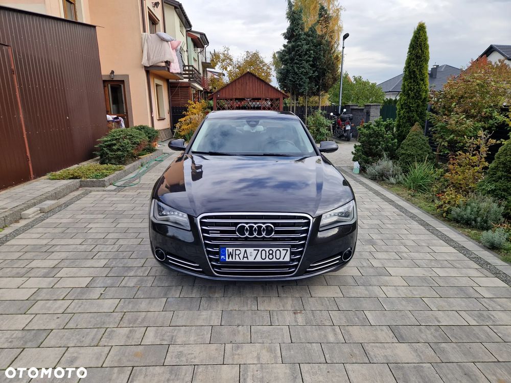 Audi A8 2010 photo 2